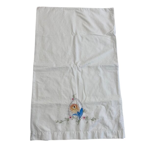 Vintage pillow cases Floral Embroidered White 100% cotton Cottagecore  bedding - Picture 1 of 15